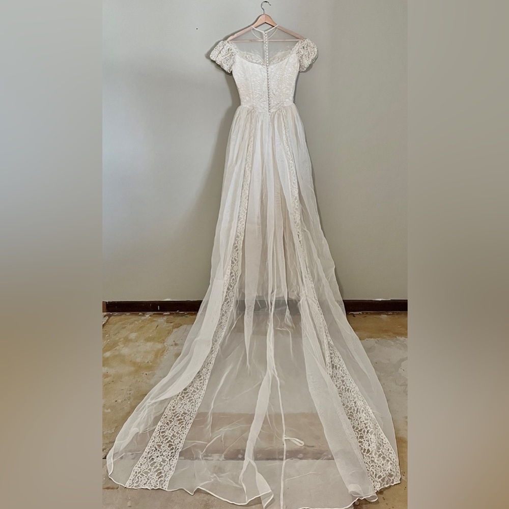Vintage 1950s Daytons “The Bride’s Bureau” Wedding Dress